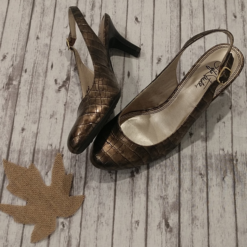 NWOT Life Stride Women's Heels